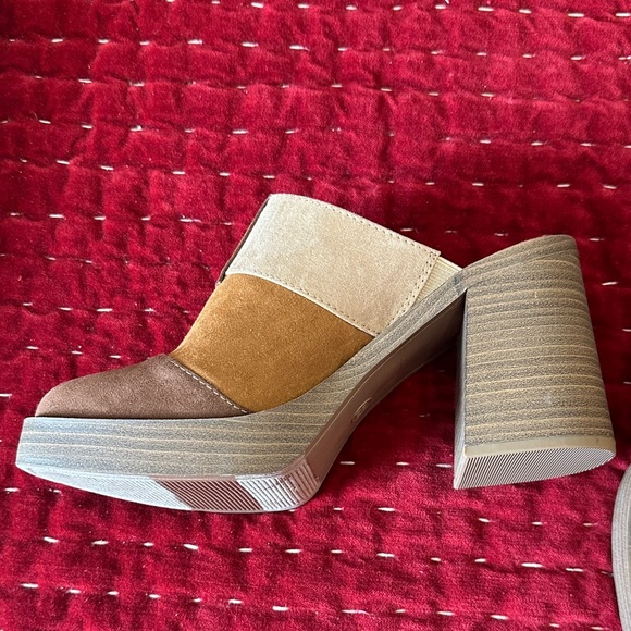 Universal Thread Multicolor Patchwork Mules - Picture 2 of 4